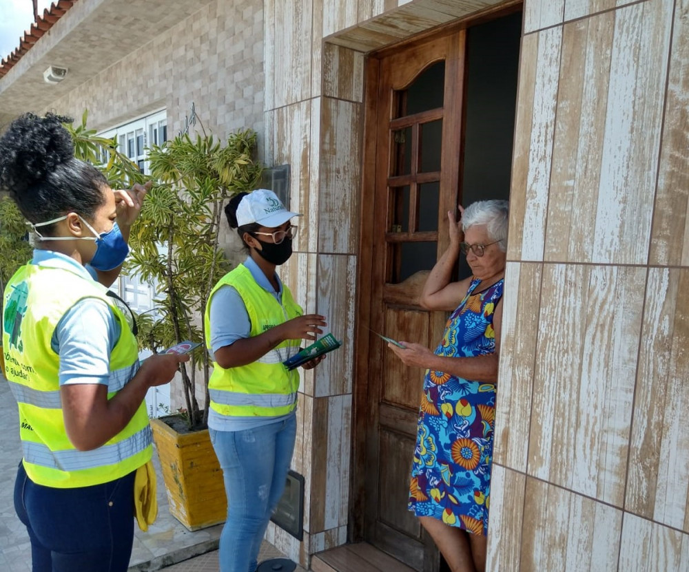 Jovens aprendizes da Naturalle dão apoio nas ações. Foto: Ascom Sudes