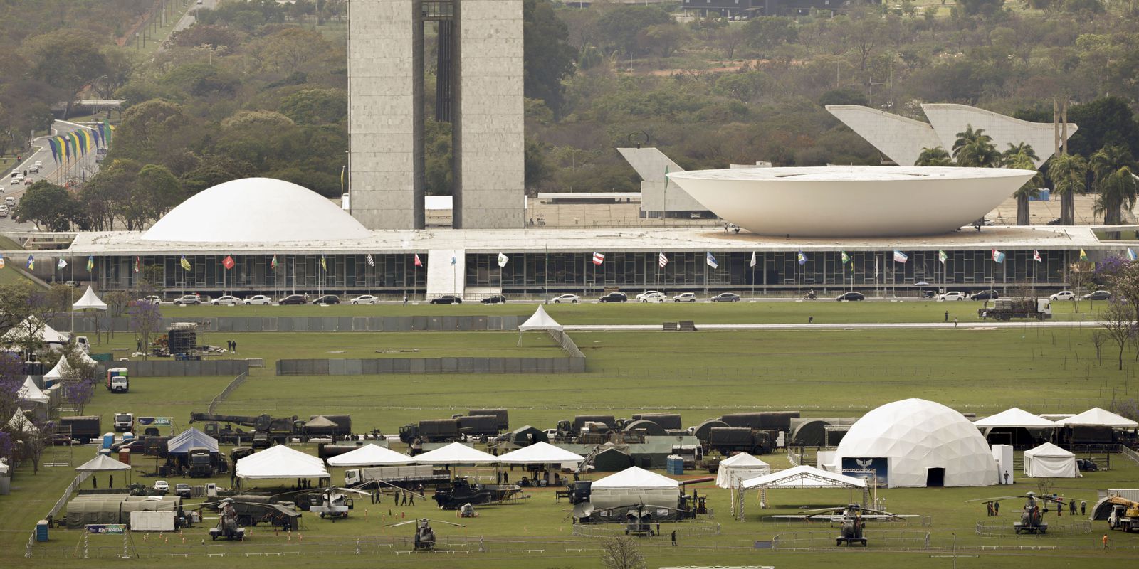 7SET: Desfile cívico-militar é o ponto alto da Semana da Pátria em Brasília  - DefesaNet