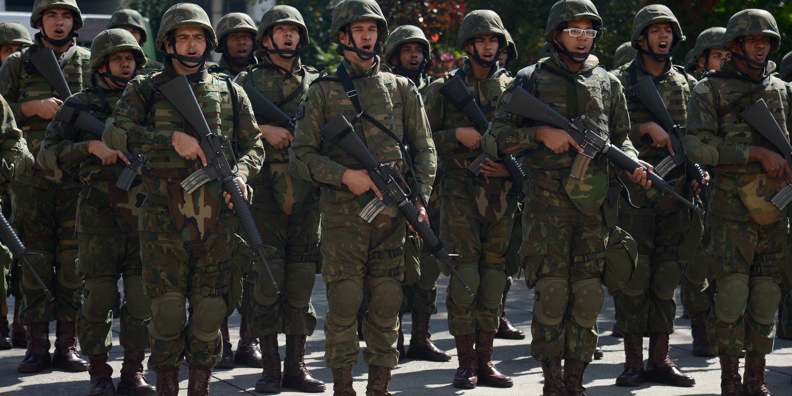 Brasil usará 25 mil militares em ação inédita em fronteiras - BBC