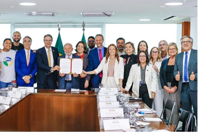 A cerimônia aconteceu no Palácio do Planalto, em Brasília (DF) - Foto: Reprodução / Agência Brasil